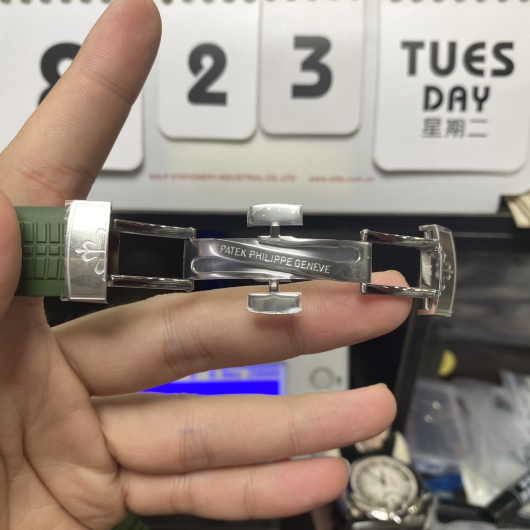 Patek Philippe Aquanaut Series 5168G-010, Green Dial Green Rubber Strap, 42.2mm Size.