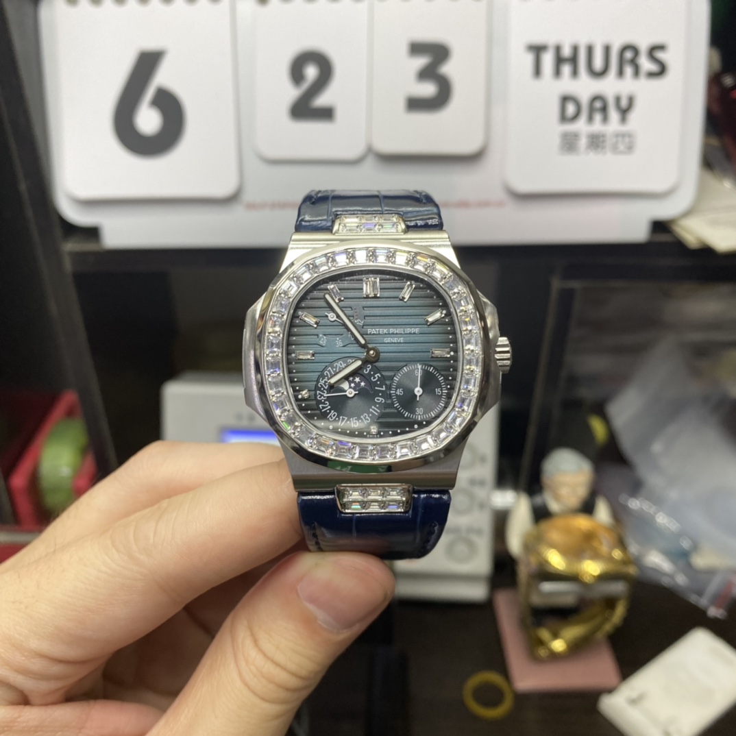 Patek Philippe Nautilus series 5724G-001, Square Diamond Bezel Blue Dial Blue Leather Strap, 40mm size.