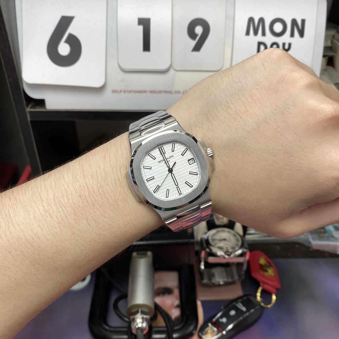 Patek Philippe Nautilus series 57111A-011, White Dial, 40mm Size.