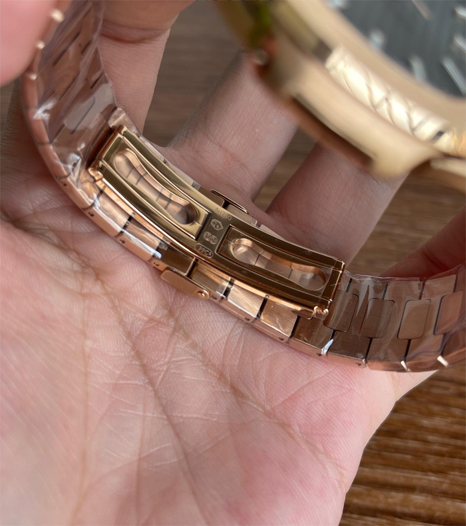 Patek Philippe Nautilus series 5711 Rose Gold Case with grey Dial Steel Bracelet, 40mm Size.