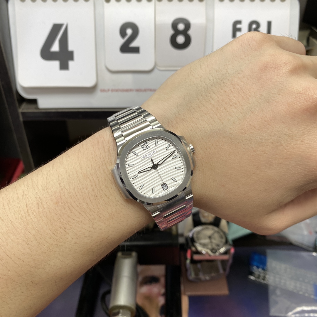 Patek Philippe Nautilus series 71181A-010, White Dial with Steel Bracelet Version, 35.2mm size.