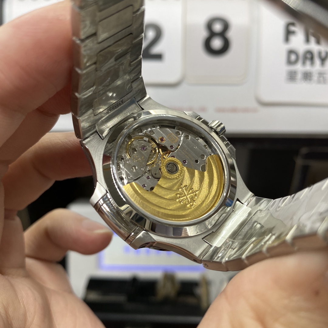 Patek Philippe Nautilus series 71181A-010, White Dial with Steel Bracelet Version, 35.2mm size.