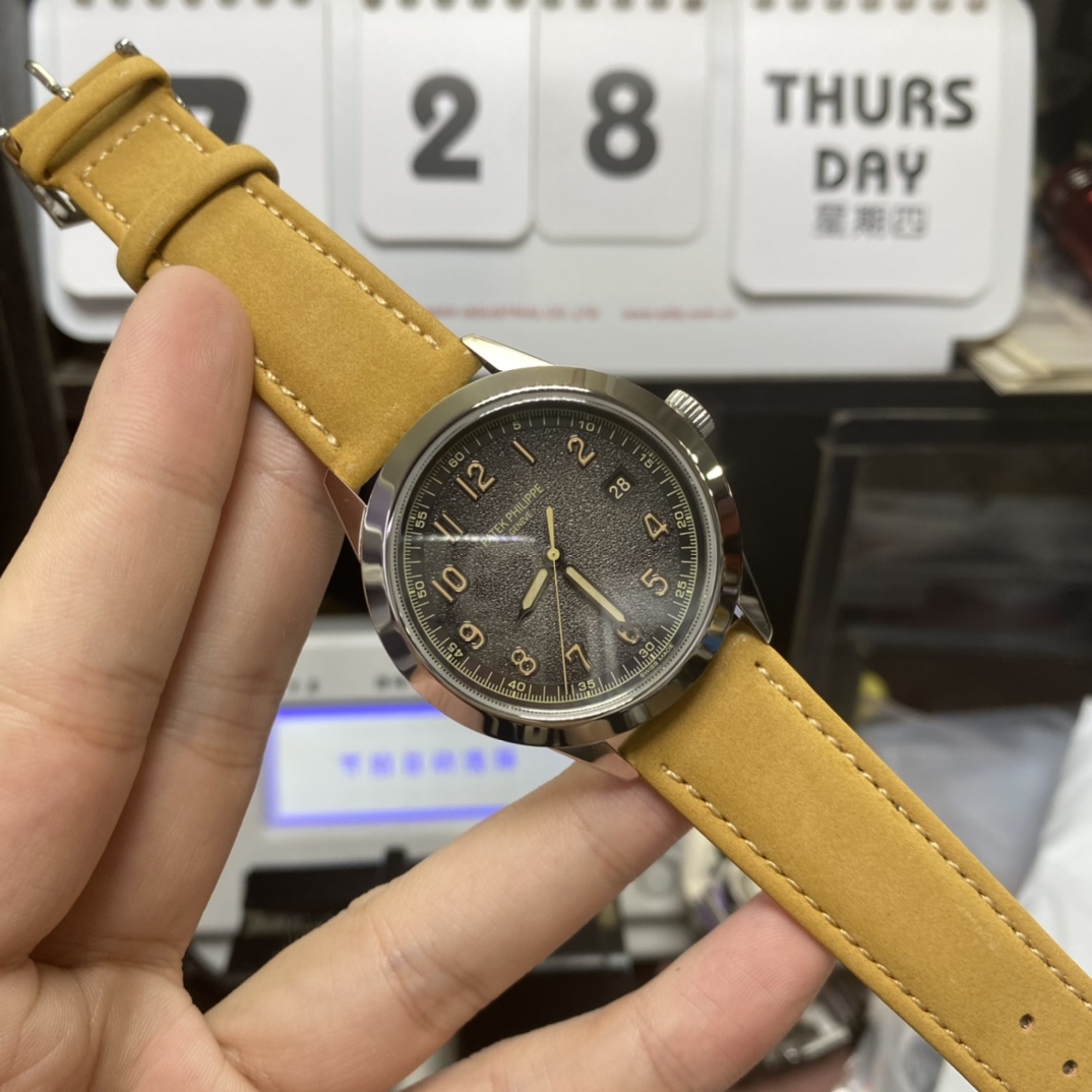 Patek Philippe Classical Watch Series 5226G-001, charcoal grey dial, 40mm Size.