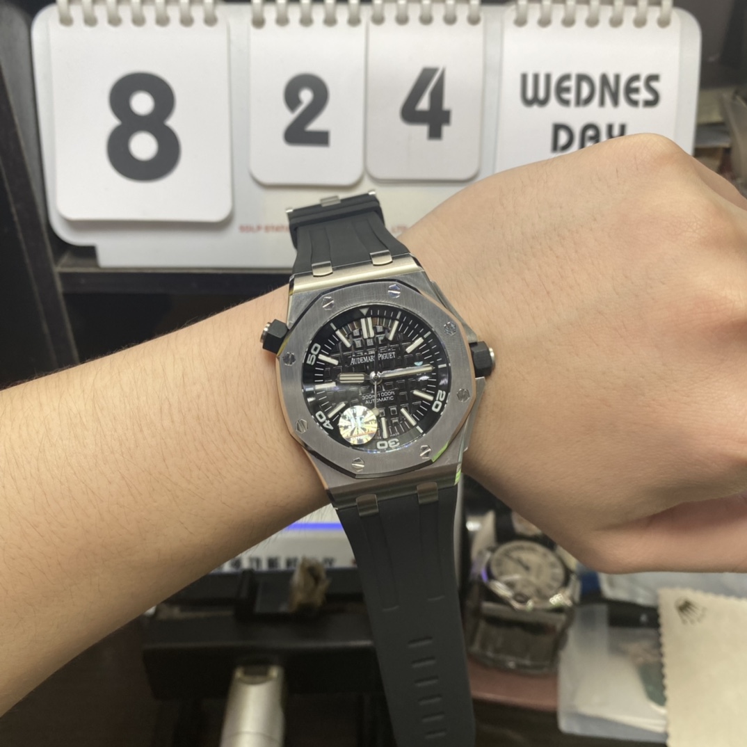 Audemars Piguet Royal Oak Offshore Series 15710ST.OO.A002CA.01, Black Transparent Caseback, 42mm Size.