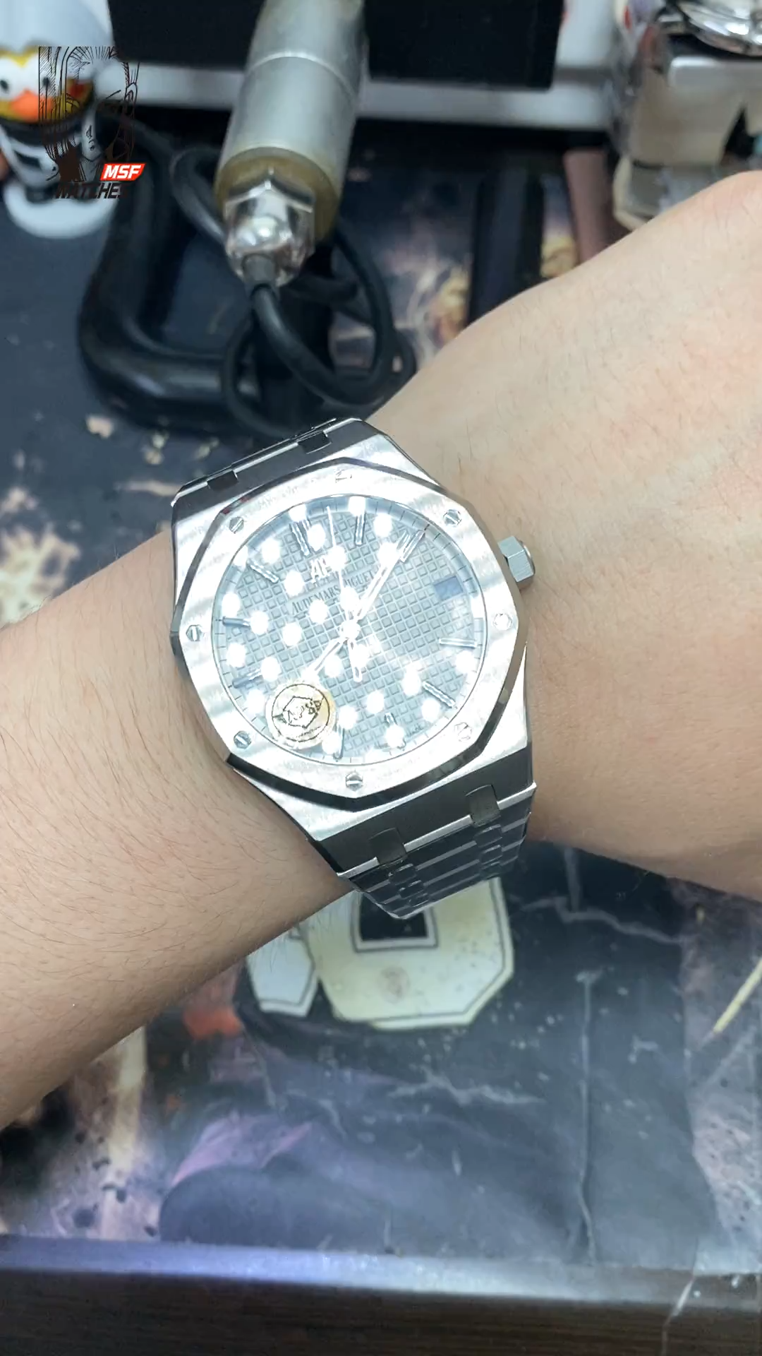 Audemars Piguet Royal Oak Offshore Series15500ST.OO.1220ST.04, White Dial Steel Bracelet, 41mm Size.