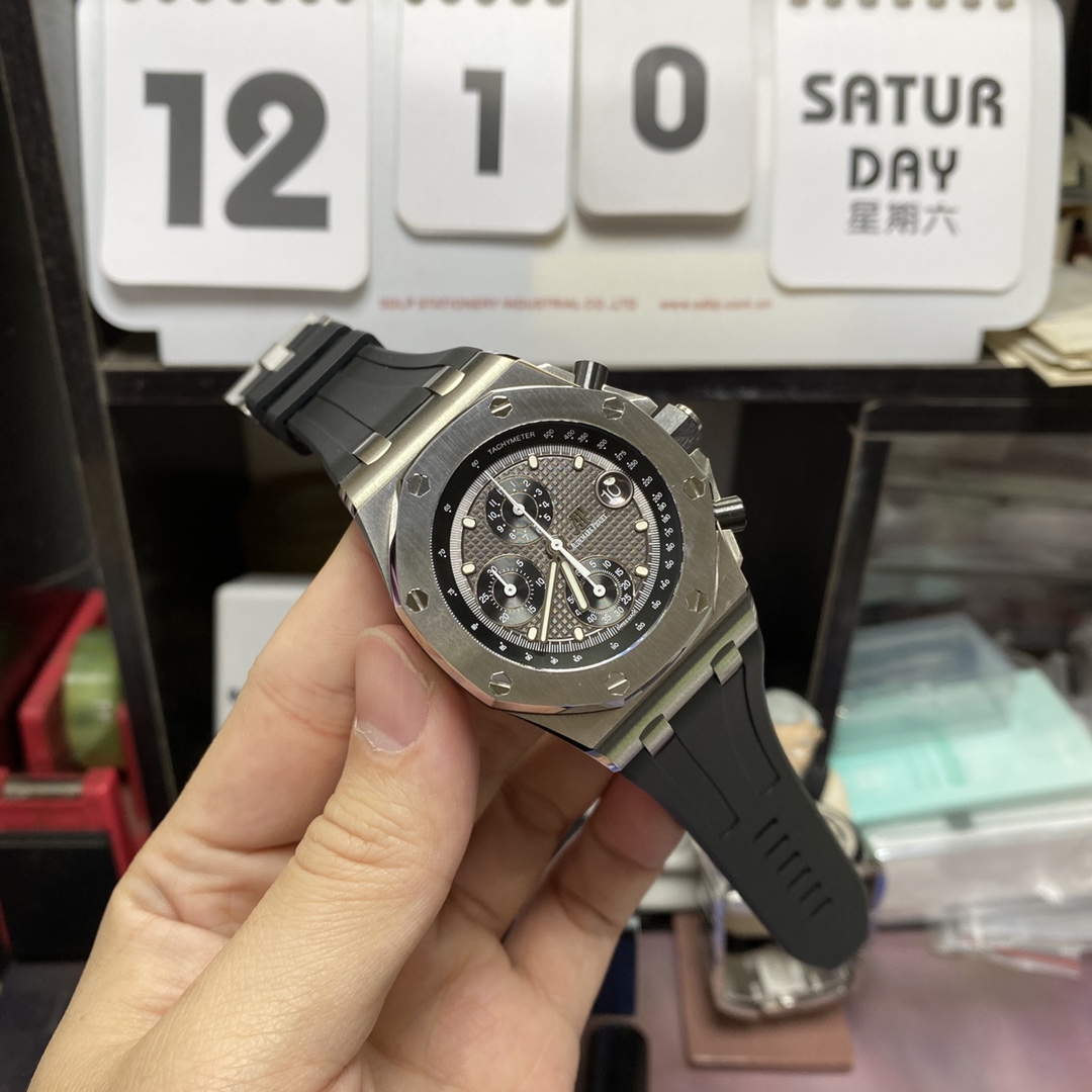 Audemars Piguet Royal Oak Offshore Series 26238TI.OO.2000TI.01, Gray Dial Steel Case, 42mm Size.