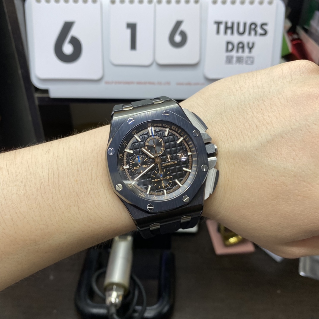 Audemars Piguet Royal Oak Offshore Series 26405CE.OO.A002CA.02, Ceramic Case, 44mm size.