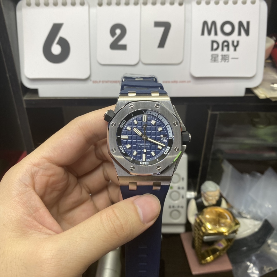 Audemars Piguet Royal Oak Offshore Series 15720ST.OO.A027CA.01, Blue Dial, 42mm Size.