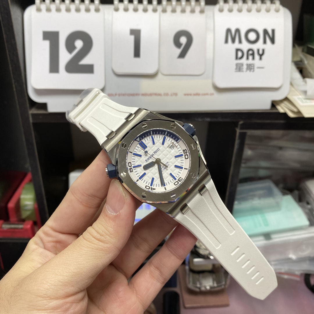 Audemars Piguet Royal Oak Offshore Series 15710ST.OO.A010CA.01, White Dial White Rubber Strap, 42mm size.