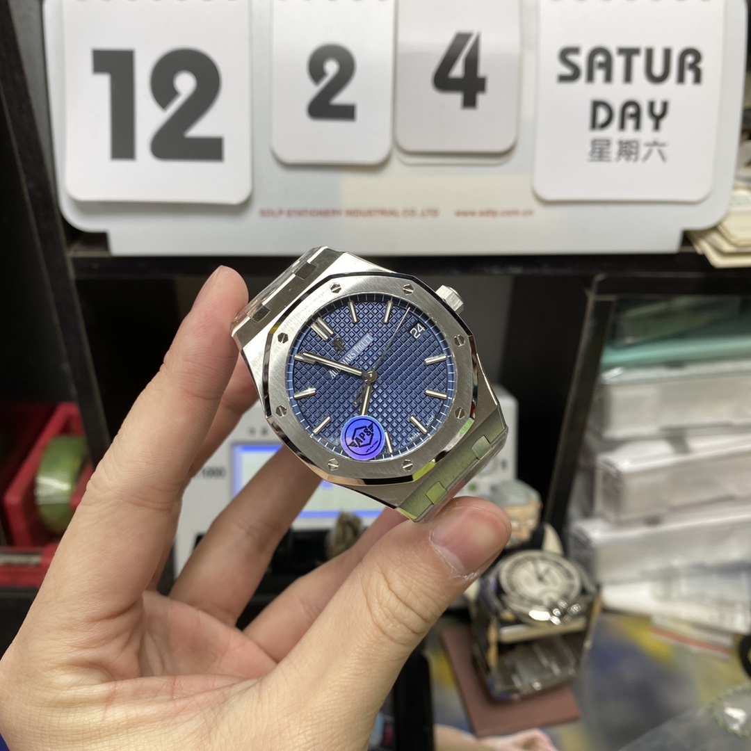 Audemars Piguet Royal Oak Offshore Series15500ST.OO.1220ST.01, Blue Dial, 41mm Size.