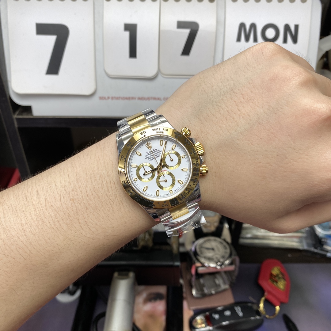 Rolex Cosmograph Daytona Series m116503-0001, two-tone gold case white dial and steel bracelet, 40mm size.
