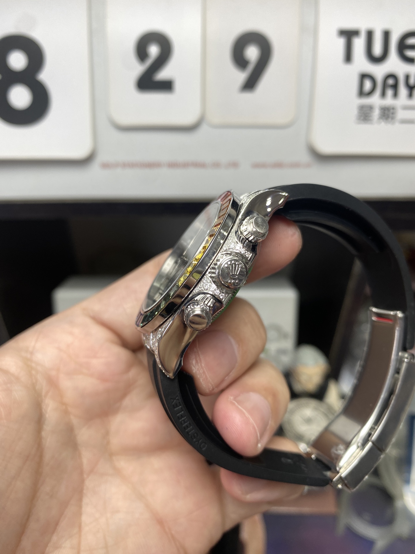 Rolex Cosmograph Daytona Series HIGH-END VVS S.Africa DIAMOND CASE WITH grey dial, 40mm size.