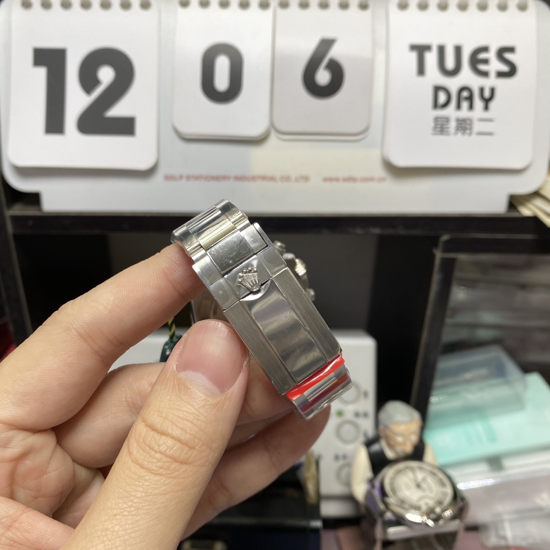 Rolex Cosmograph Daytona Series 116519-L(FC), Platinum Panda Dial, 40mm size.