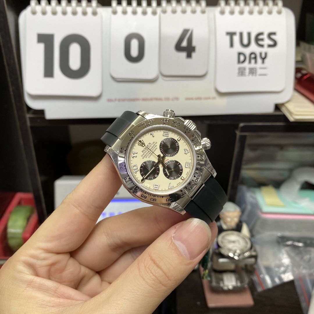 Rolex Cosmograph Daytona Series 116519-L(FC), Platinum Panda Dial White Face Black Bezel Roman Numerals, 40mm size.