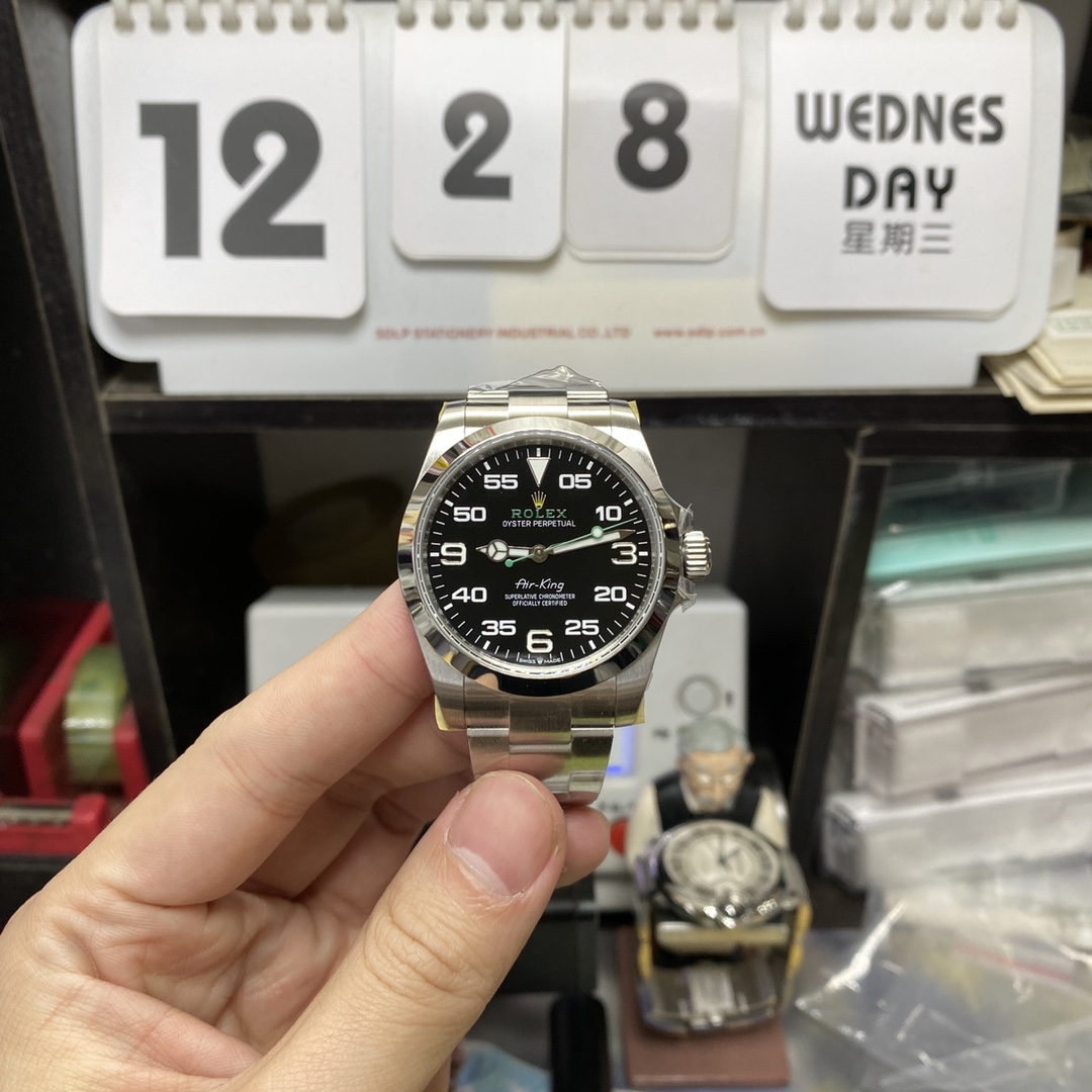 Rolex Air-King series M126900-0001, Green Hand, 40mm size.