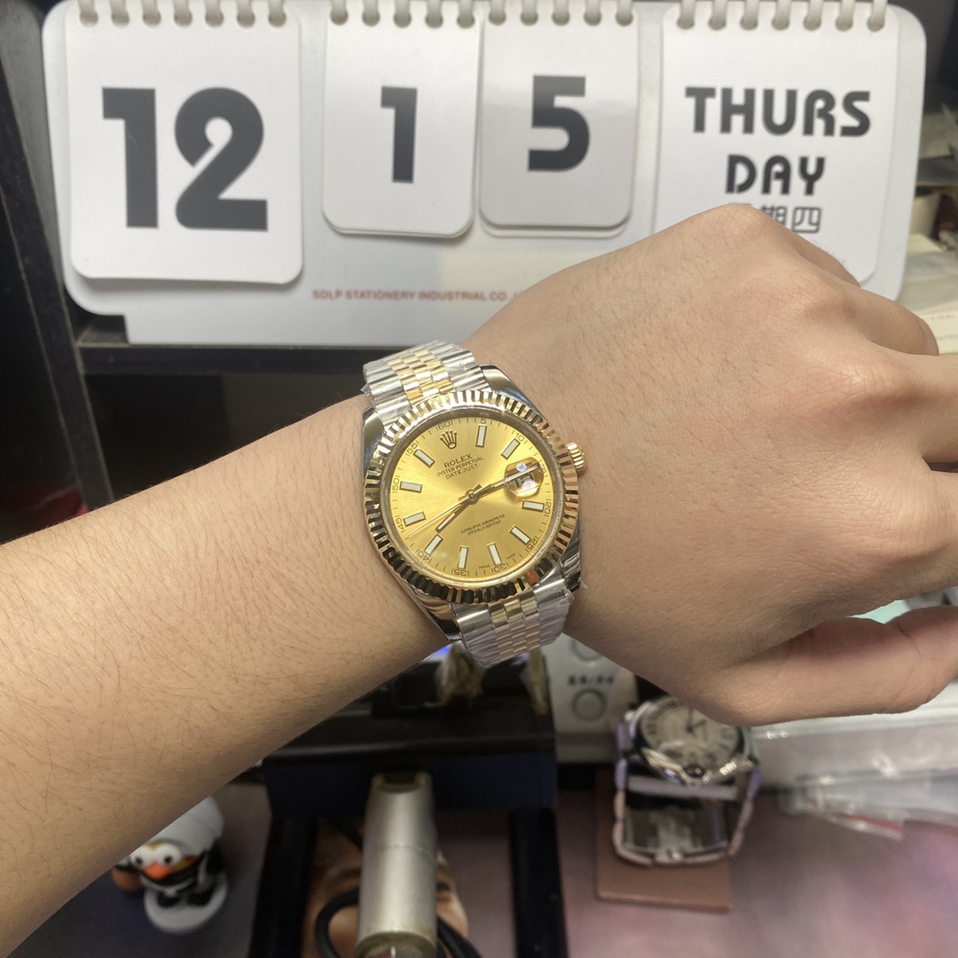 Rolex Datejust Series m126333-0010, Two-Tone Gold Case with Gold Dial, featuring an 18K gold case, 41mm size.