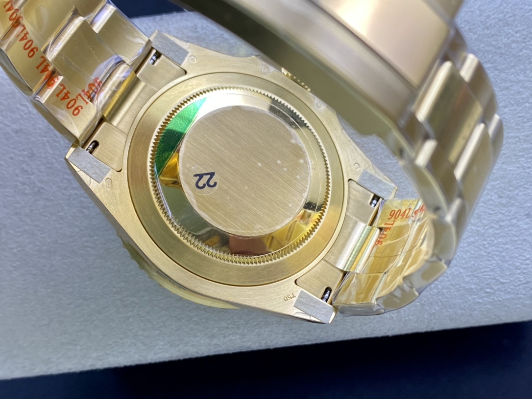 Rolex Submariner Series ALL 18K GOLD CASE Black DIAL DATE DIAL , 40mm size.