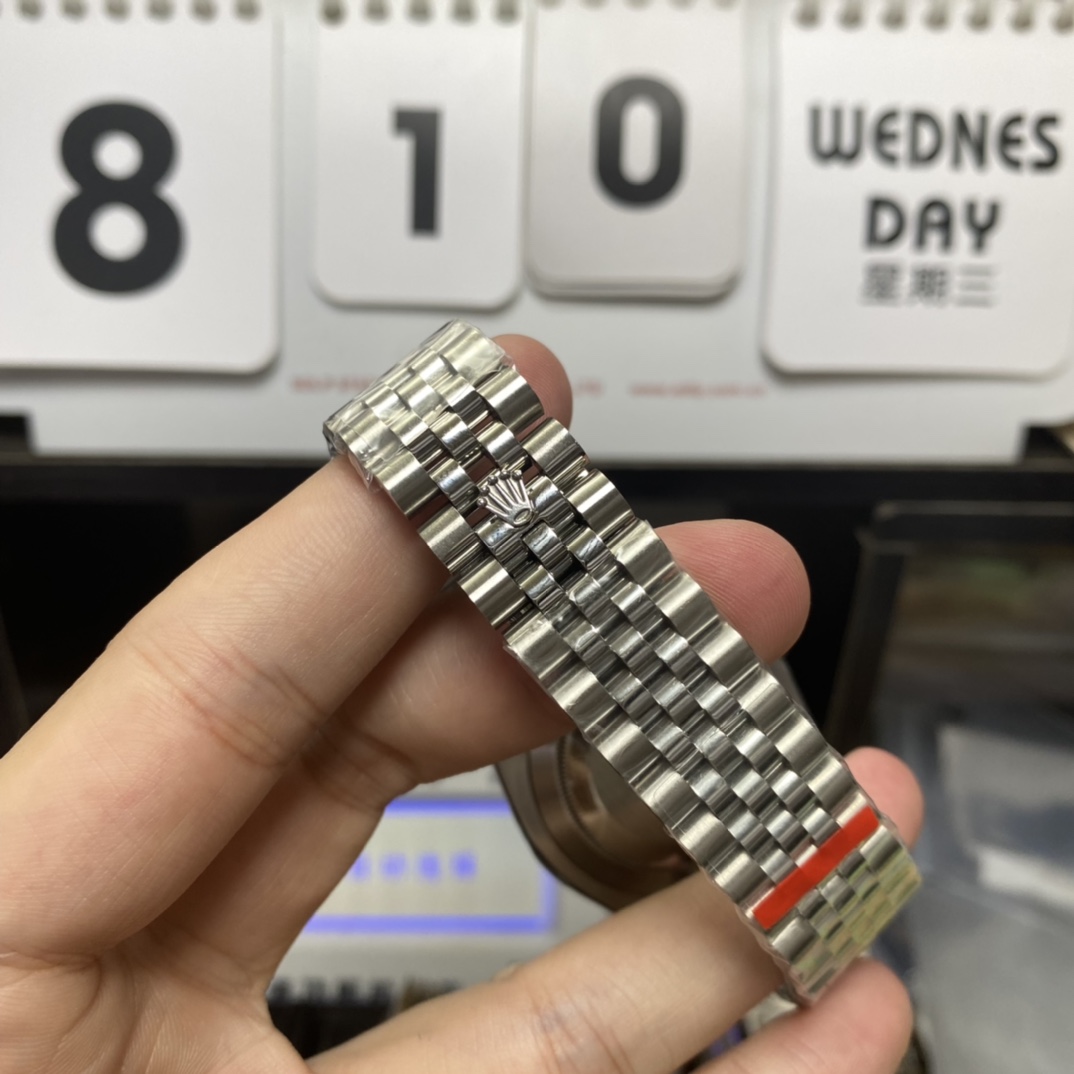 Rolex Datejust Series m126334-0018, Black Dial with Stick Hour Markers, 41mm size, Jubilee stainless steel bracelet.