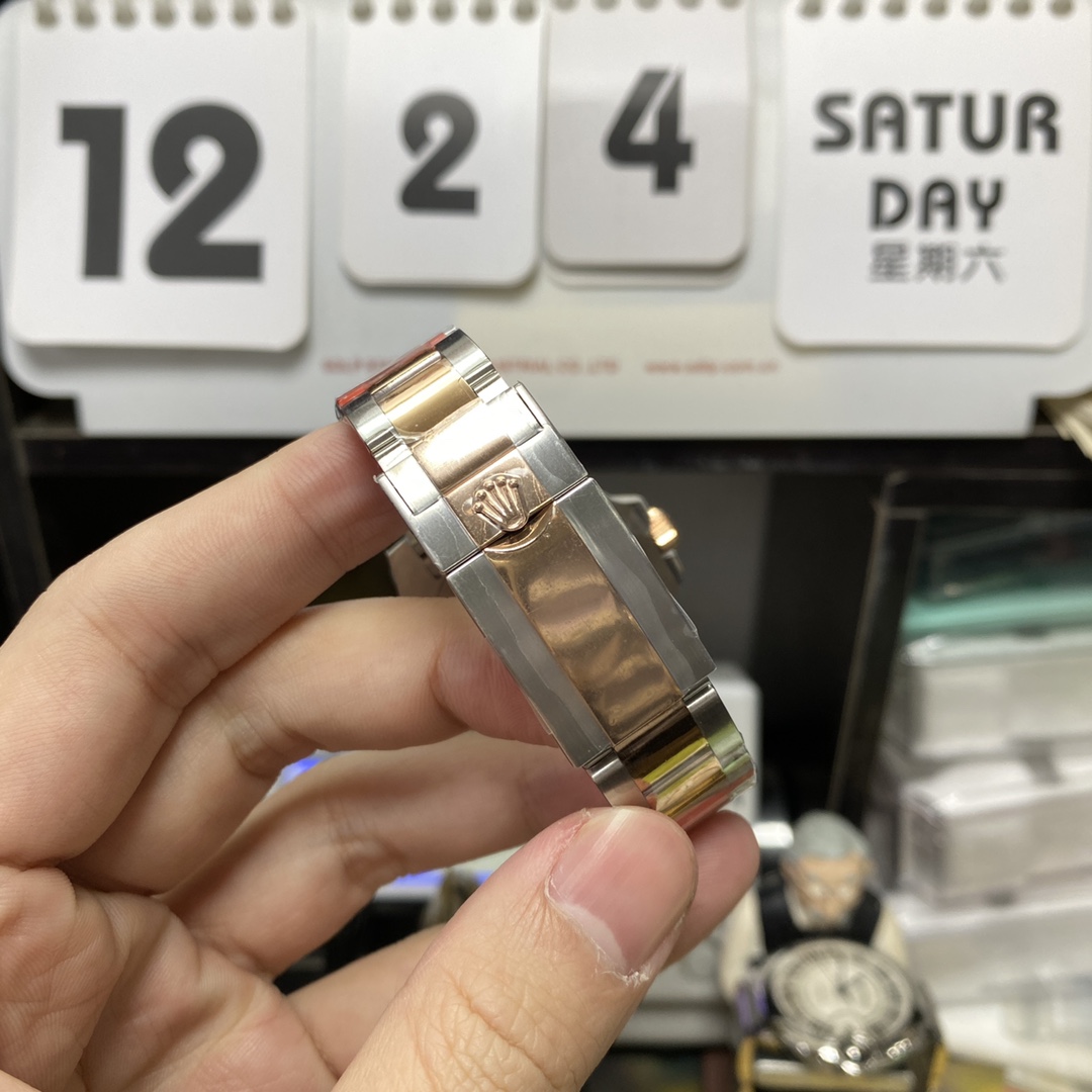 Rolex GMT-Master II Series m126711chnr-0002, Sand Dial Rose Gold Case, 40mm Size.