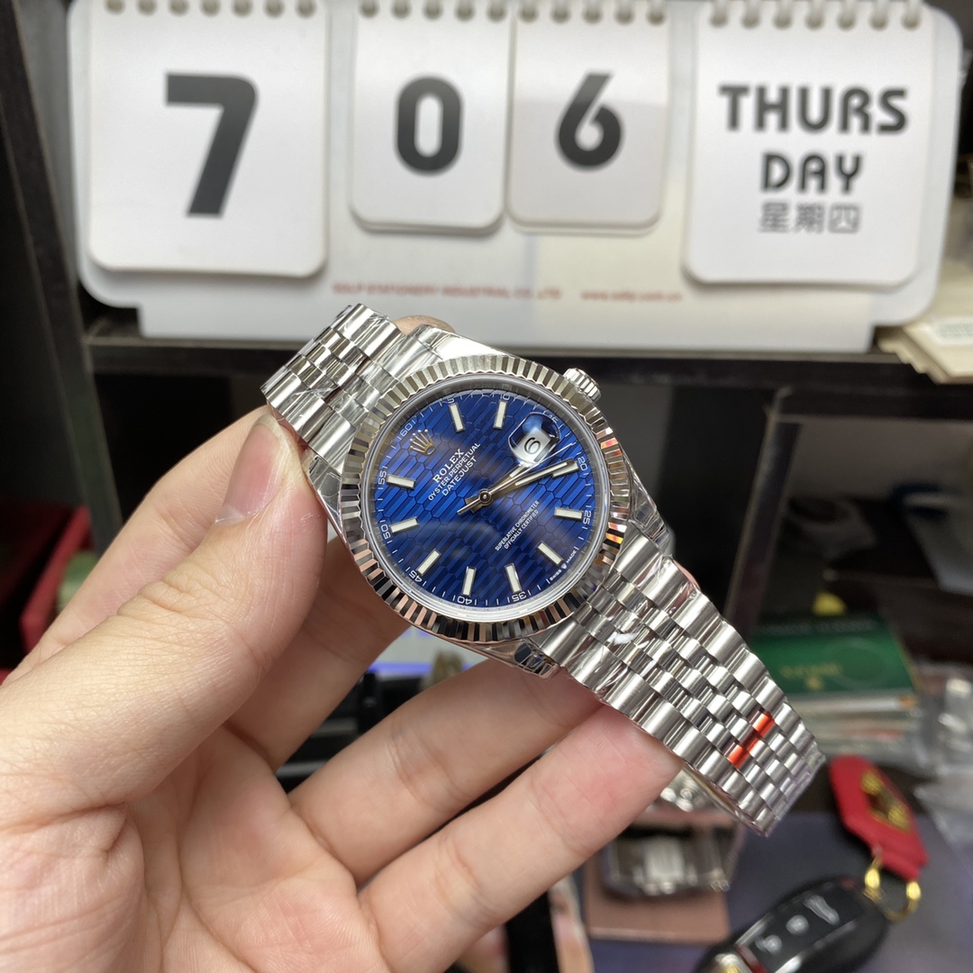 Rolex Datejust series m126334-0032, Blue Checkerboard Dial, 41mm size, Jubilee stainless steel bracelet.