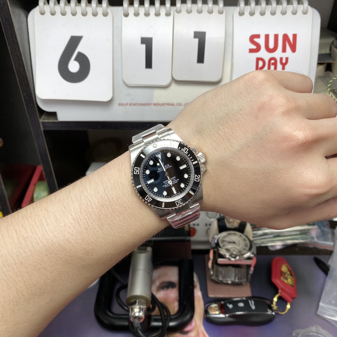 Rolex Submariner Series m124060-0001, No-Date Black Submariner, 41mm size.