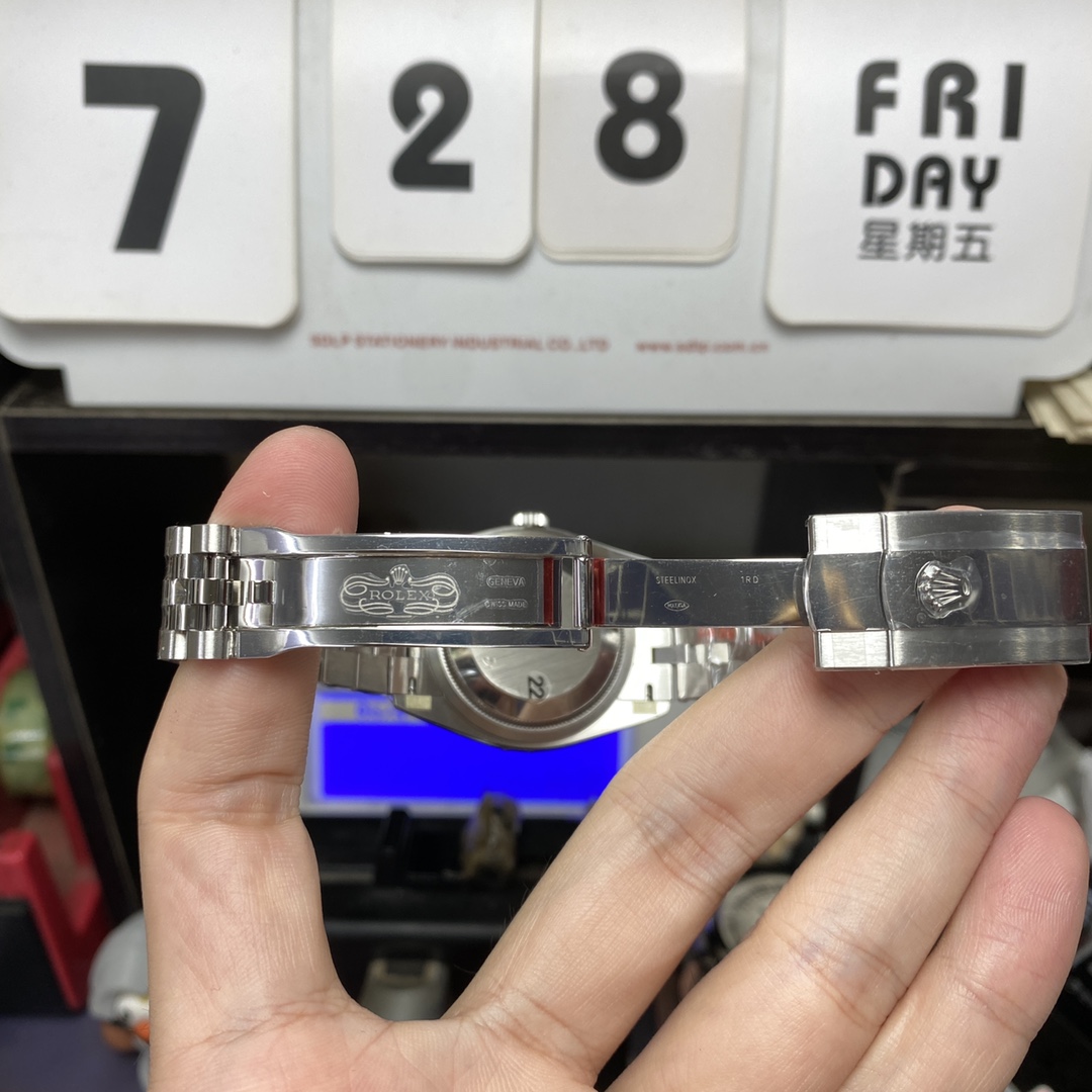 Rolex Datejust series m126234-0047, Palm Leaf Pattern on a Green Dial, 36mm size, Jubilee stainless steel bracelet.