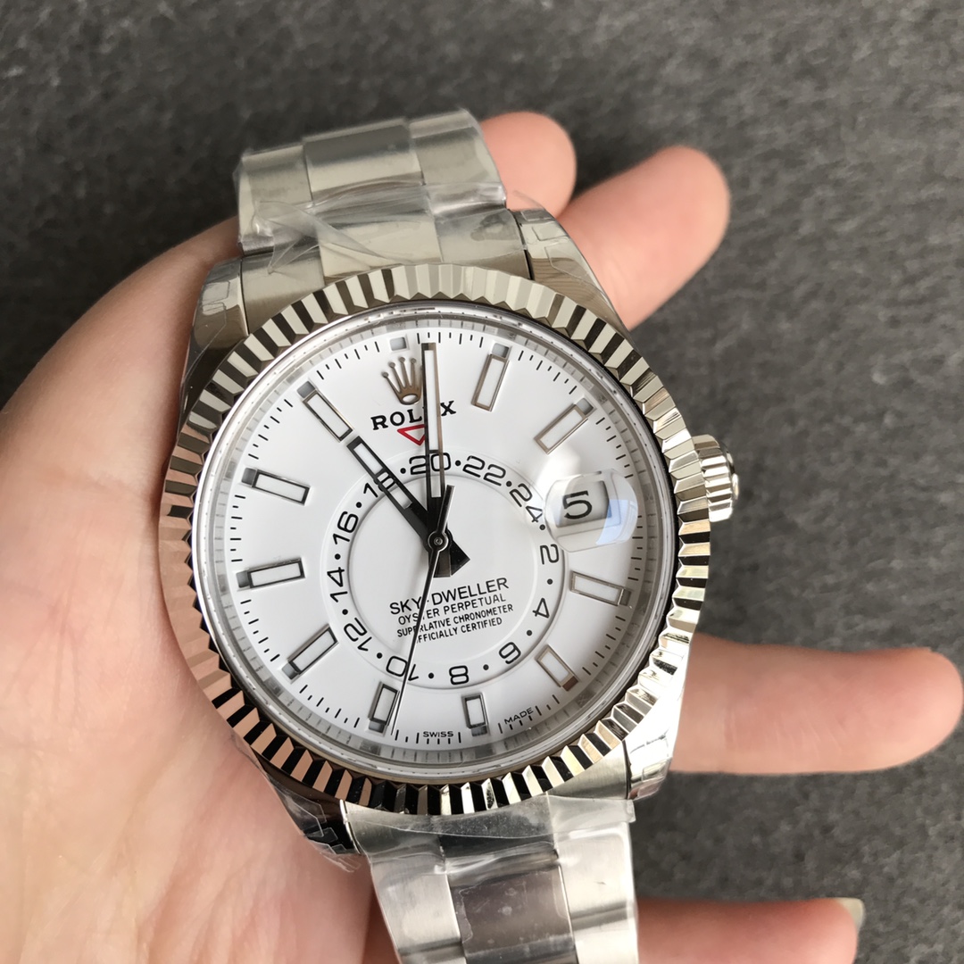 Rolex SKY-DWELLER series white Dial Steel Bracelet ,Month Date and GMT Dual Time Zone Functions, 42mm Size.