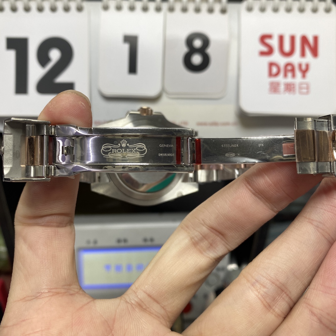 Rolex GMT-Master II Series m126711chnr-0002, Sand Dial Rose Gold Case, 40mm Size.