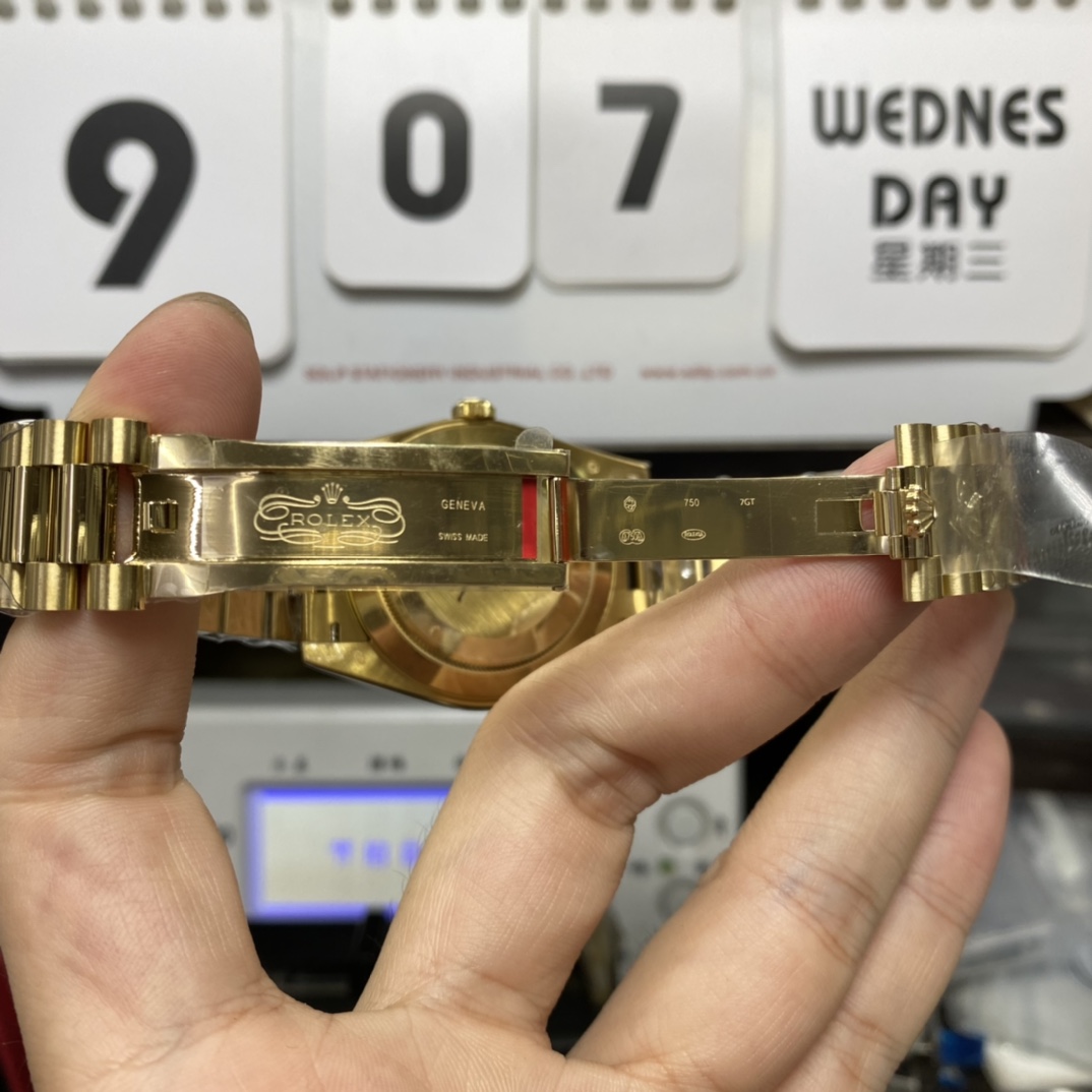 Rolex Day-Date Series m228238-0003, Full Gold Case Gold Dial Stick Hour Markers, 40mm Size.