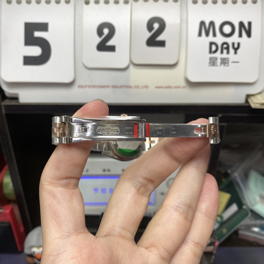 Rolex Datejust series m278383rbr-0030, Two-Tone Gold Case with Green Dial and Diamond Bezel, 31mm size, Jubilee bracelet.