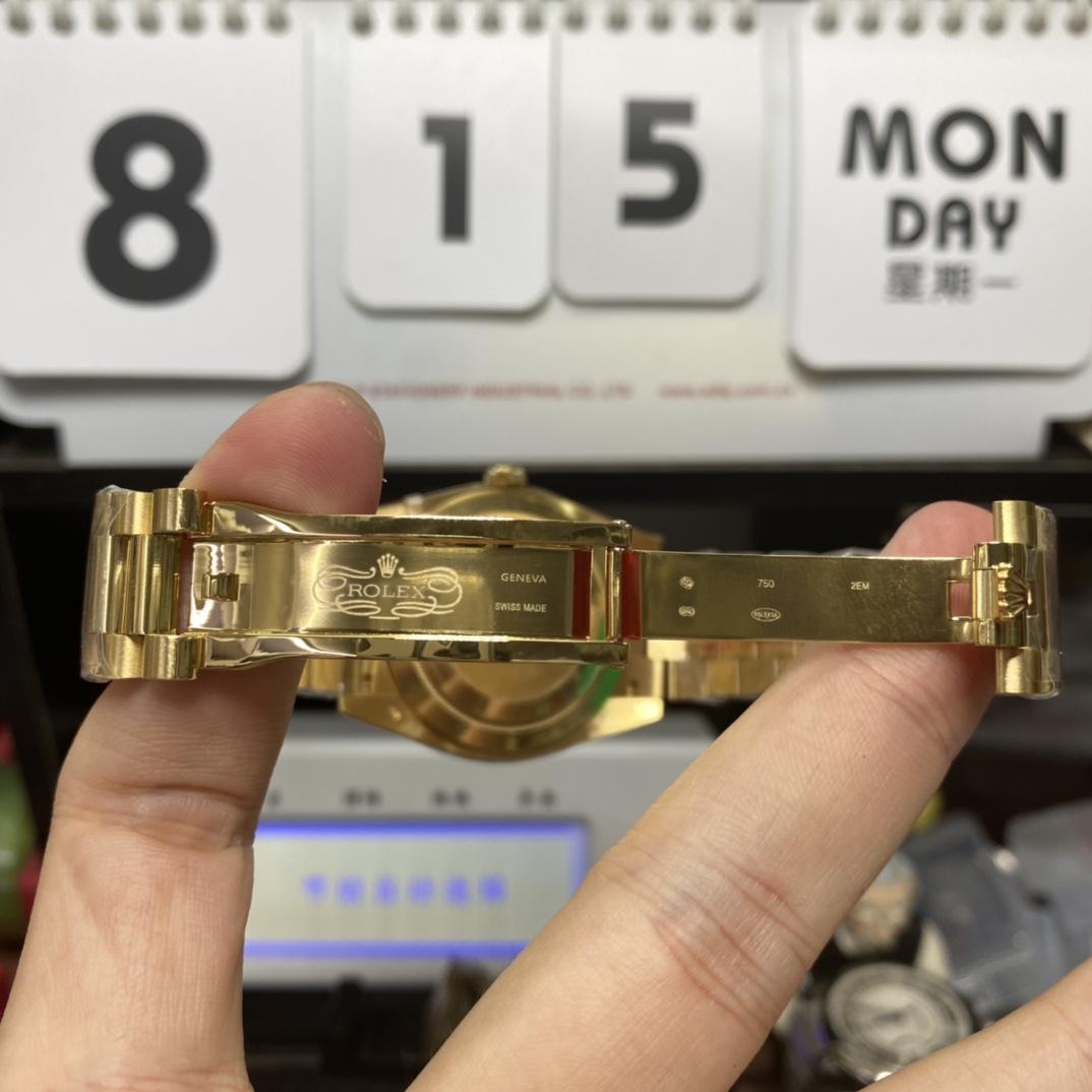 Rolex Day-Date Series m228238-0067, Ice Sugar Diamond Black Dial All-Gold Design, 40mm Size.