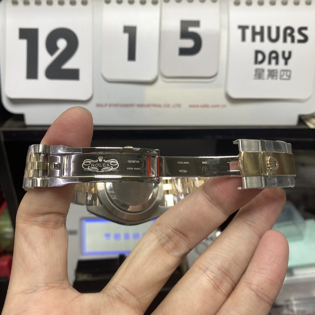 Rolex Datejust Series m126333-0010, Two-Tone Gold Case with Gold Dial, featuring an 18K gold case, 41mm size.