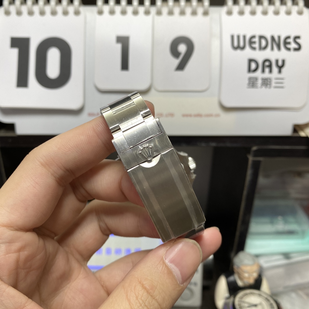 Rolex Submariner Series m126610ln-0001, Blackwater Ghost Added the function of reverse calendar adjustment, 41mm size.