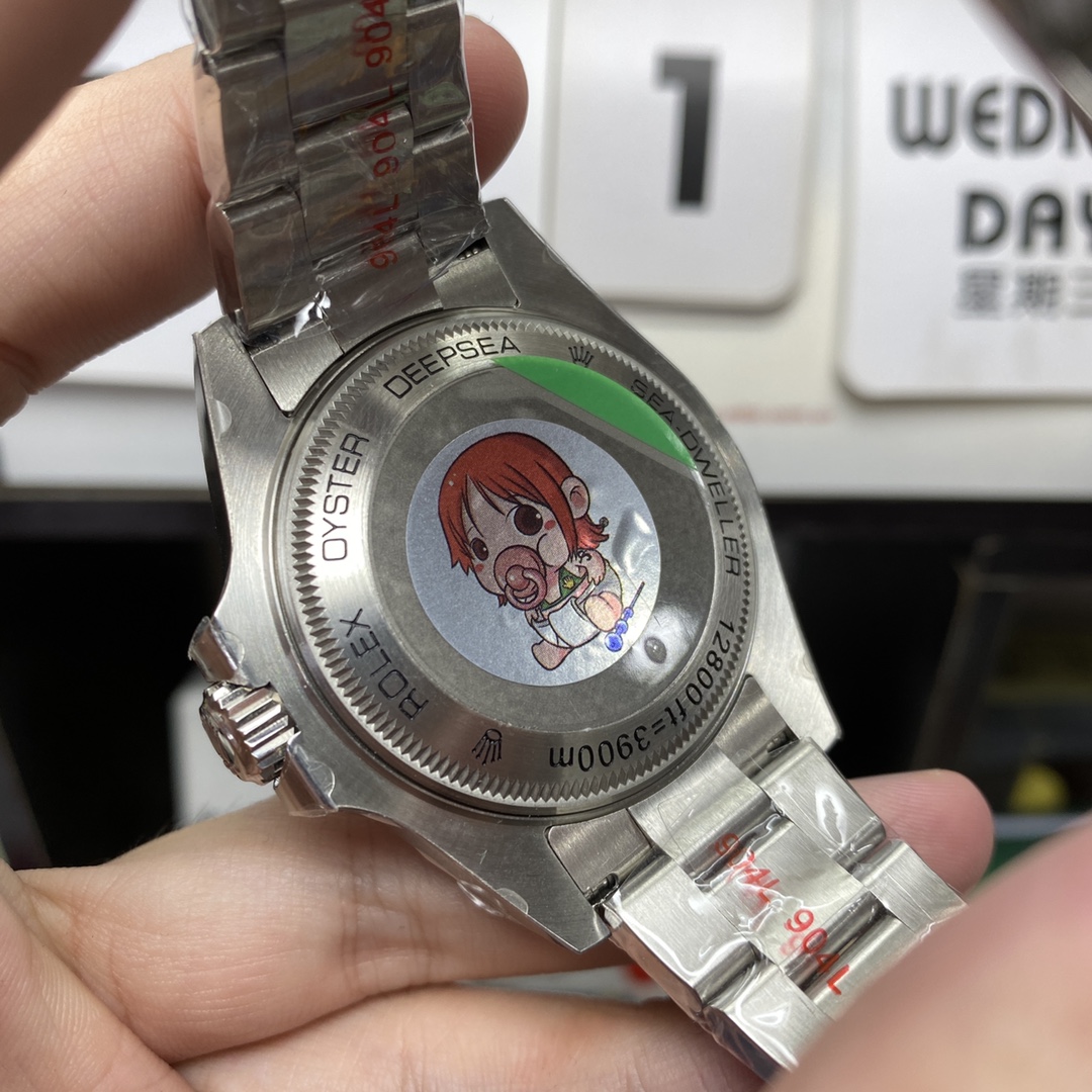 Rolex Sea-Dweller series m136660-0003, Gradient Blue Dial 