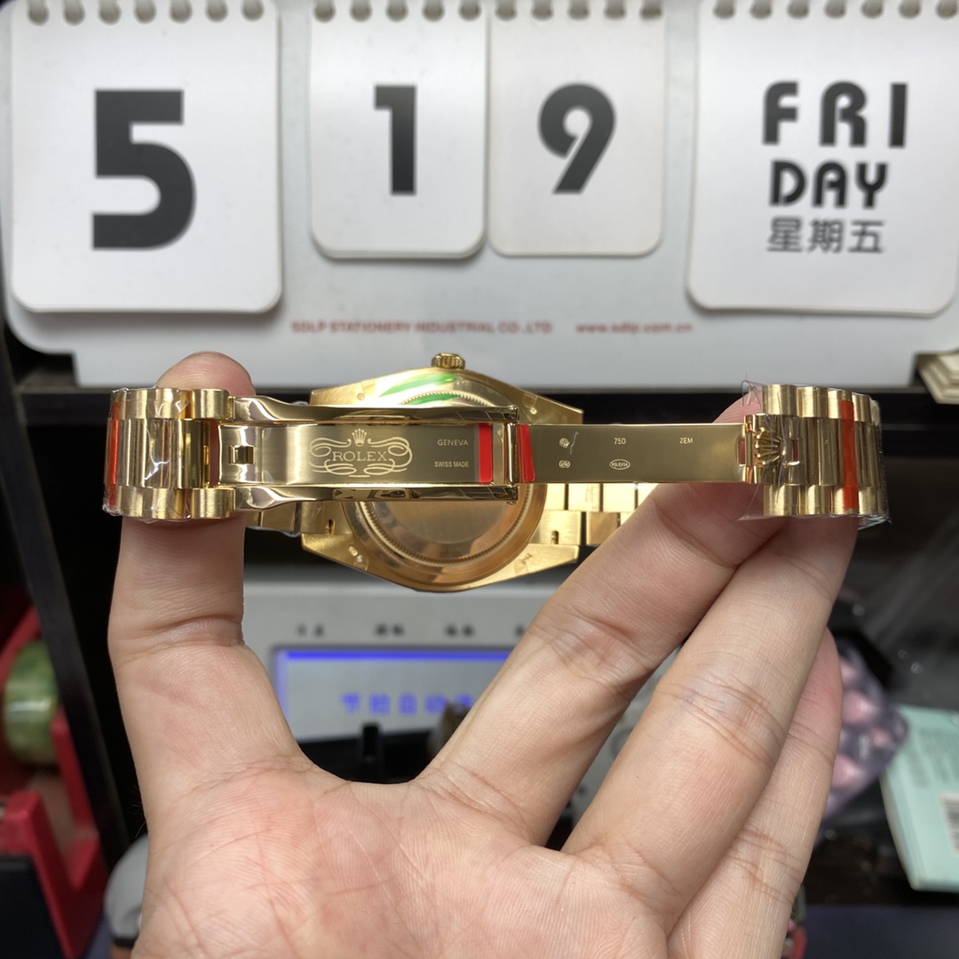 Rolex Day-Date Series m228238-0067, Ice Sugar Diamond Black Dial All-Gold Design, 40mm Size.