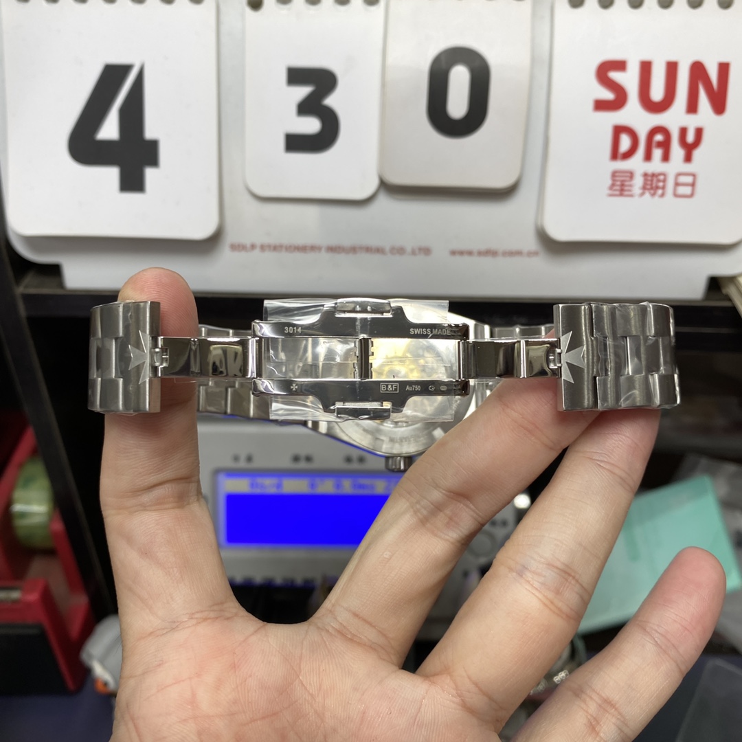 Vacheron Constantin Overseas series 7900V110A-B546, Black Dial Watch, Dual Time, 41mm Size.