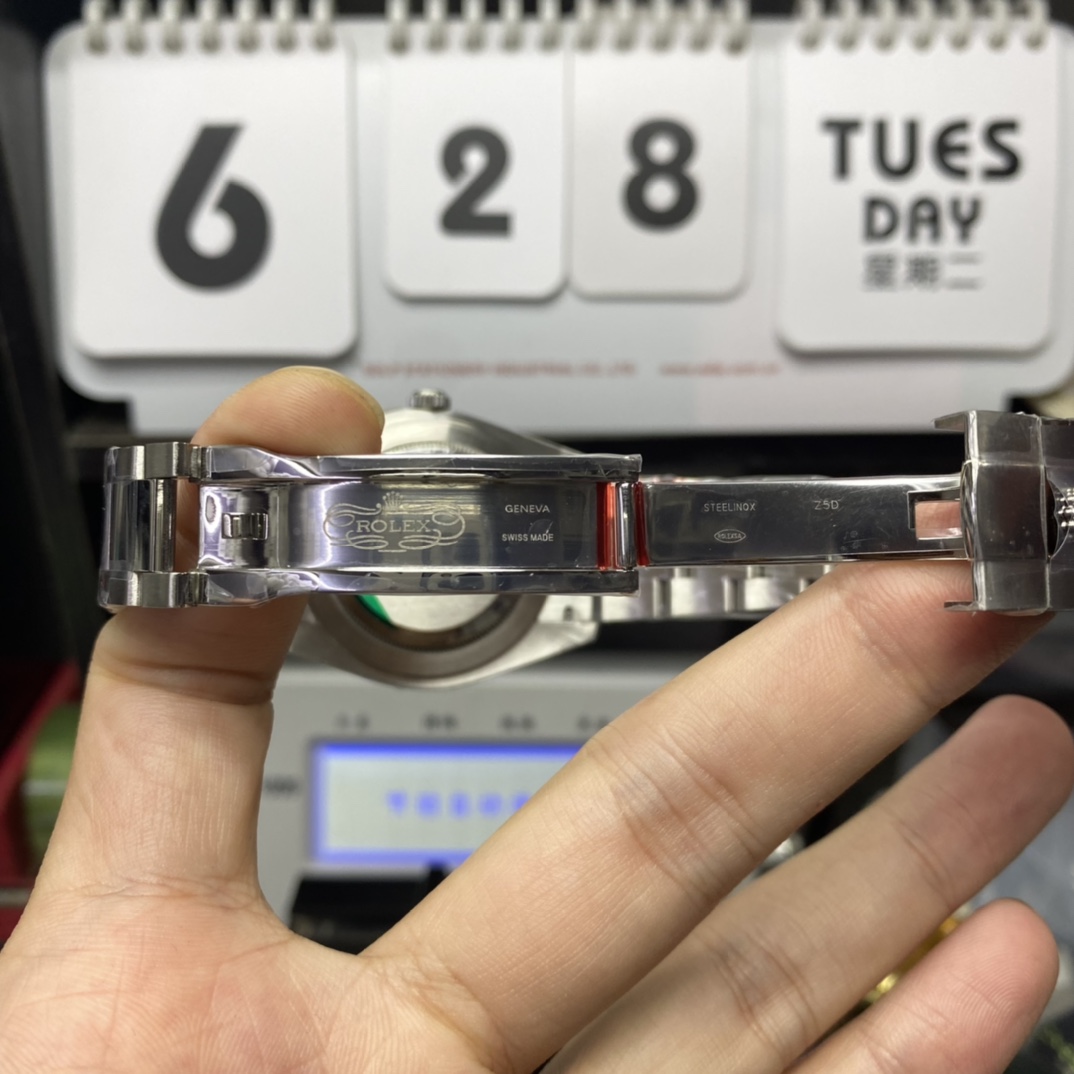 Rolex Datejust Series m126334-0001, Classic Blue Dial Fluted Bezel, 41mm Size.