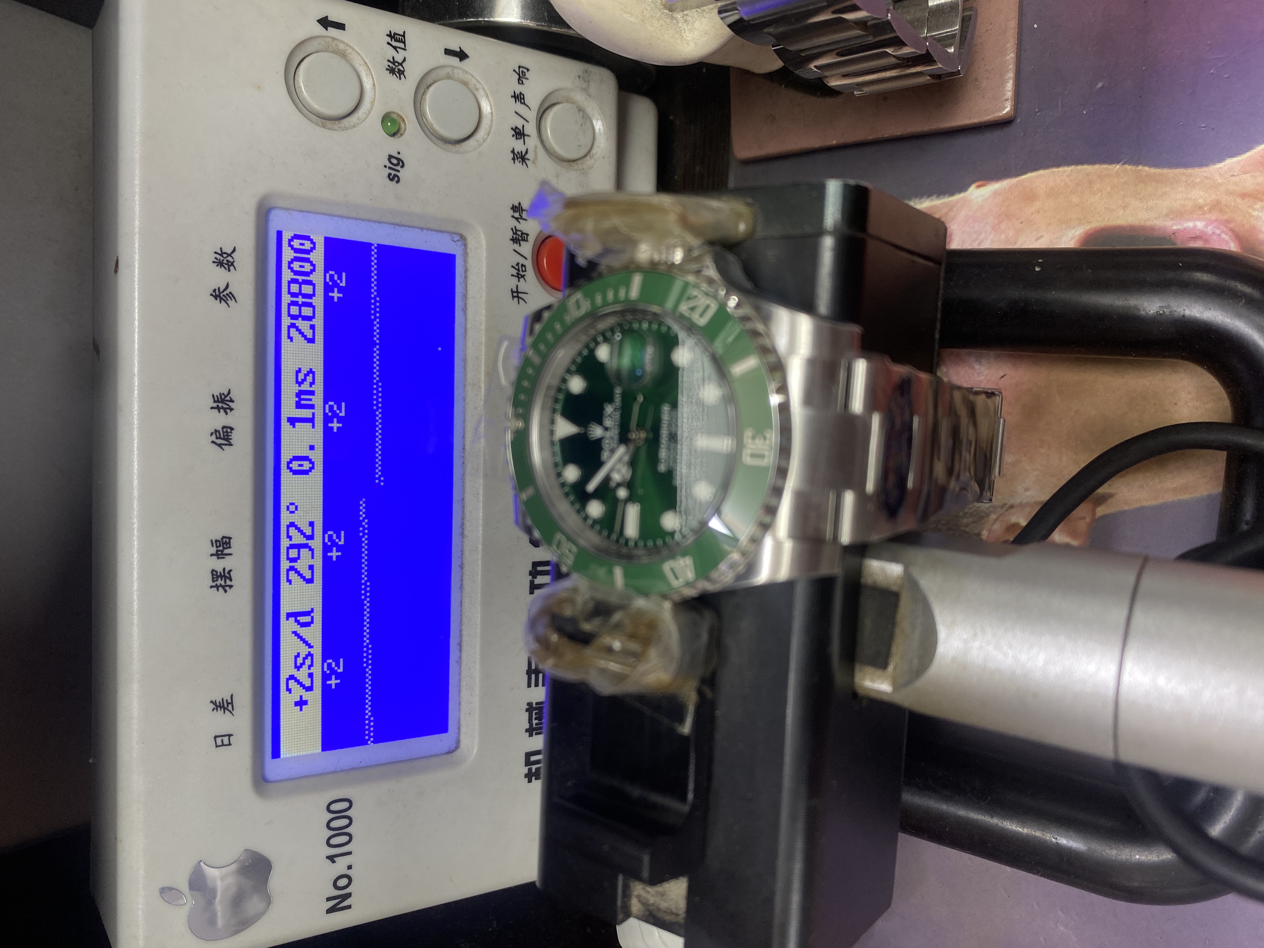 Rolex Submariner Series  Watch Model 116610LV-0002 (hulk) 40mm