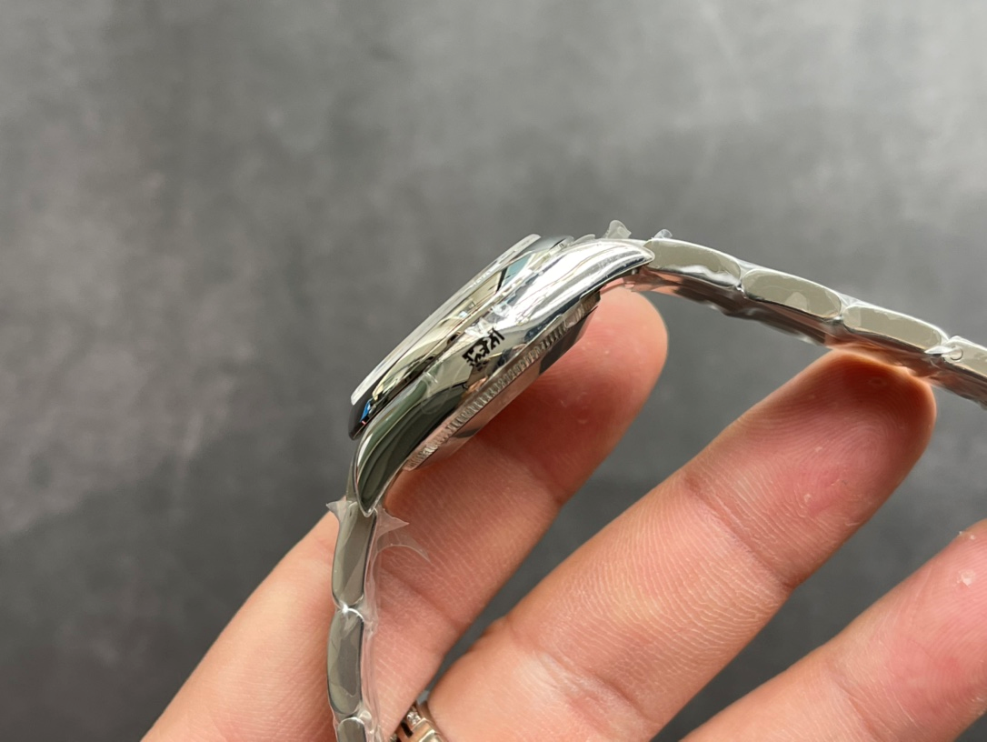 Rolex Oyster Perpetual Series m126000-0001 Watch31mm